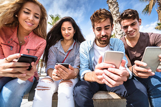 jeunesse sur smartphone